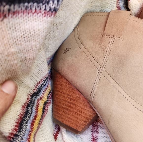 Frye -‎ Reina Leather Bootie, Ash - Picture 13 of 13